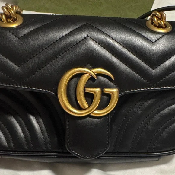Gucci GG Marmont Black Quilted Shoulder Bag with Gold Chain - Picture 6 of 10